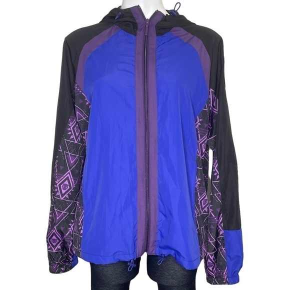 Her Universe Black Panther windbreaker hooded NWT medium - Picture 2 of 8